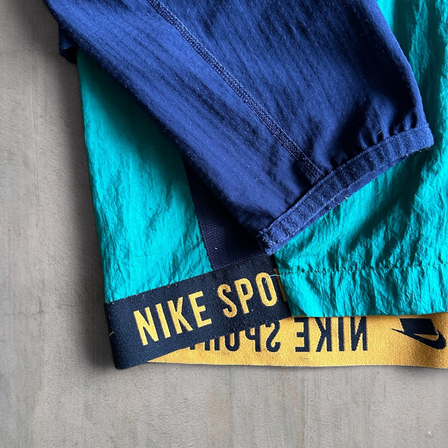 Vintage Nike Windbreaker - L